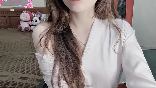 TrinhH Nabbi online show from March 6, 1:06 pm