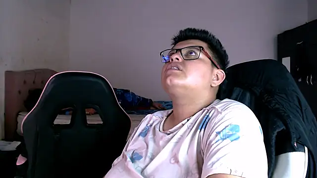 tatsumi nao online show from April 2, 9:45 pm