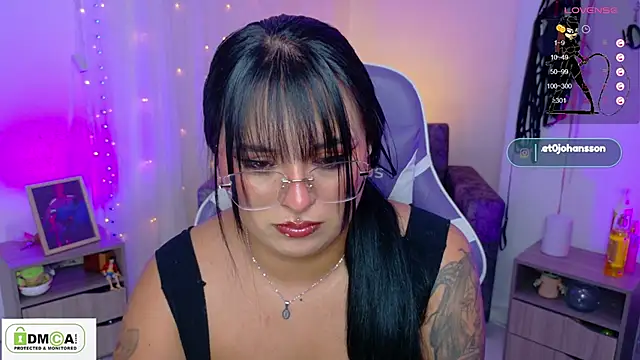Miss scarllet  online show from April 29, 1:25 pm