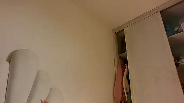 Cutie Shy  online show from July 10, 1:33 pm