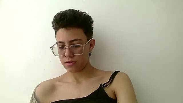 Cutie Shy  online show from July 18, 3:36 pm