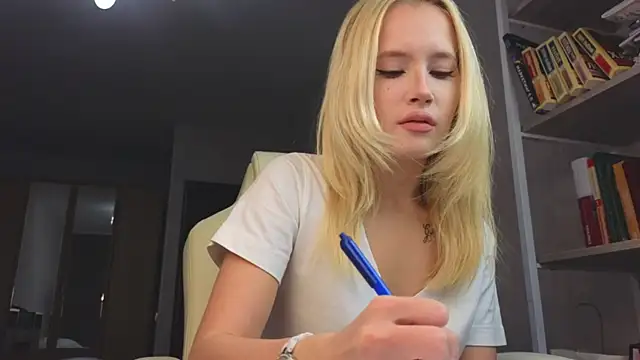 Marietta Castro online show from April 30, 4:01 pm