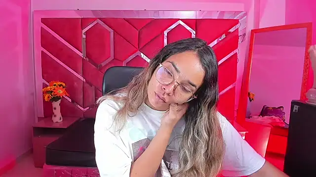 Olivia Fox69 online show from May 13, 4:18 am