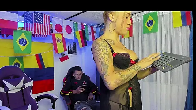 parejacaliente20154 online show from July 4, 10:33 am
