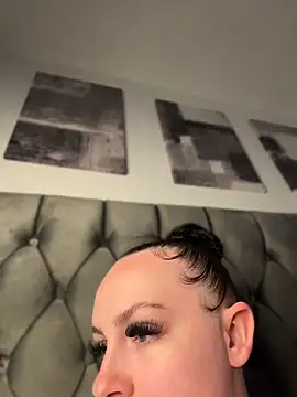 riri bstvx online show from June 20, 7:17 pm