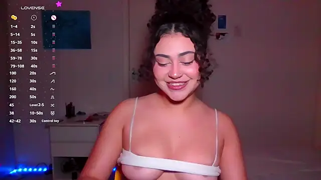 Snapshot of ann4montez_ chatting on September 15, 3:26 am ann4montez online show from September 15, 3:26 am