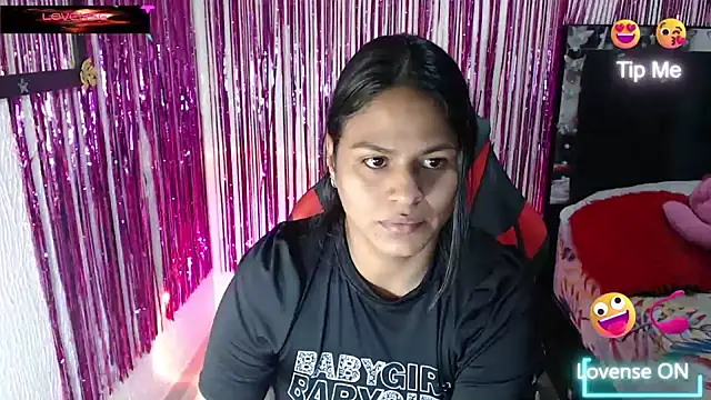 SweetAlmaa online show from July 28, 7:04 pm