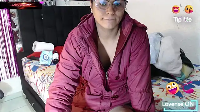 SweetAlmaa online show from July 14, 9:46 am