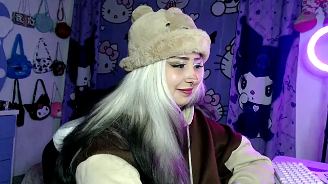 lussyevans24 online show from February 4, 6:49 am