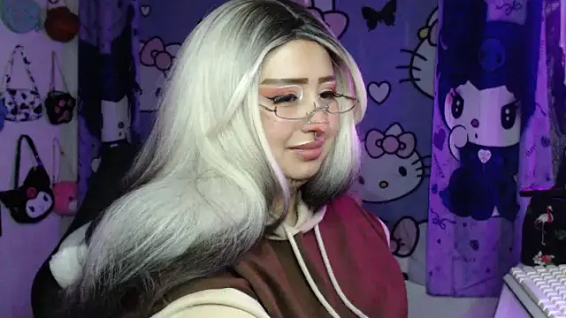 lussyevans24 online show from March 4, 7:26 am