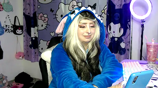 lussyevans24 online show from November 11, 7:04 am