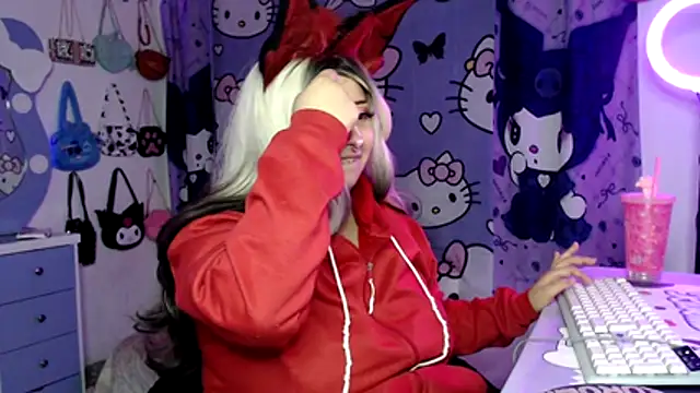 lussyevans24 online show from December 3, 6:27 am