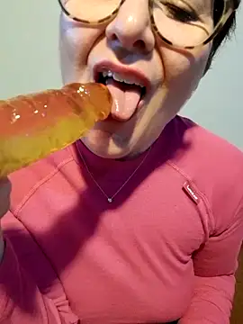 Viola8p online show from March 13, 3:35 pm