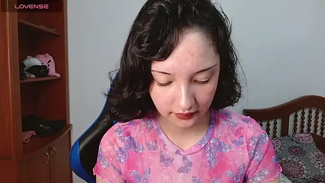 Snapshot of alexaa08 chatting on October 7, 1:48 pm alexaa08 online show from October 7, 1:48 pm