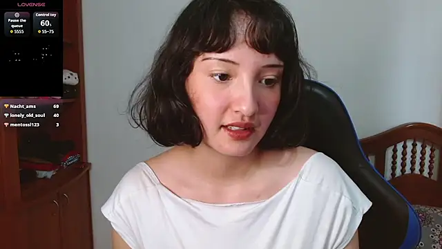 Snapshot of alexaa08 chatting on October 10, 4:45 pm alexaa08 online show from October 10, 4:45 pm