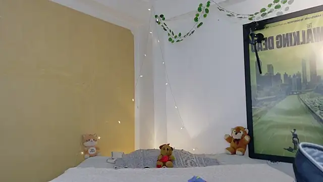 kittyzenn online show from April 21, 2:46 pm