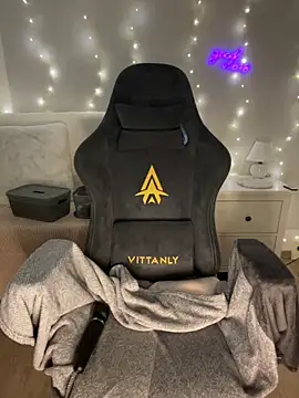 Snapshot of Luna_Lacroix chatting on October 15, 4:20 pm Luna Lacroix online show from October 15, 4:20 pm