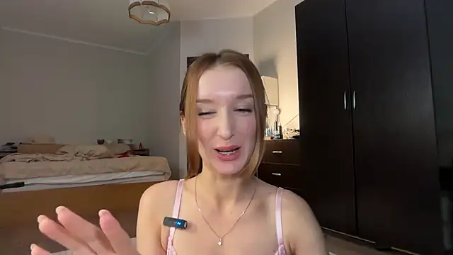 OmeliaDior online show from July 18, 10:34 pm