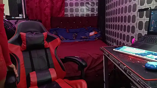 JanethPowell online show from March 6, 4:51 am