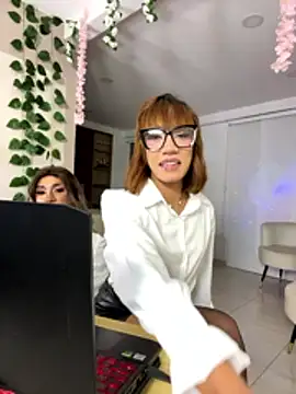 VictoriaRoss1 online show from May 3, 1:09 am