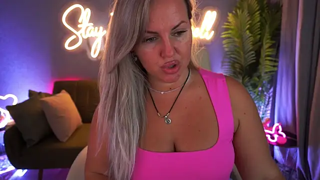 KiraCandyS online show from August 4, 8:04 pm