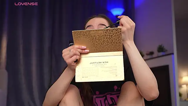 Amely Young online show from February 7, 2:15 am