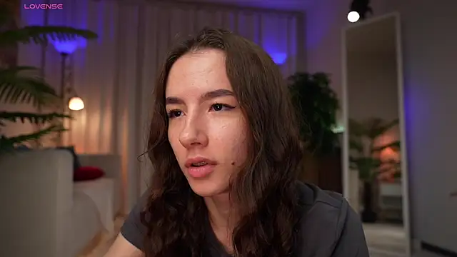 Amely Young online show from July 9, 1:30 am