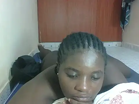 hotebbbyy online show from May 2, 3:32 am