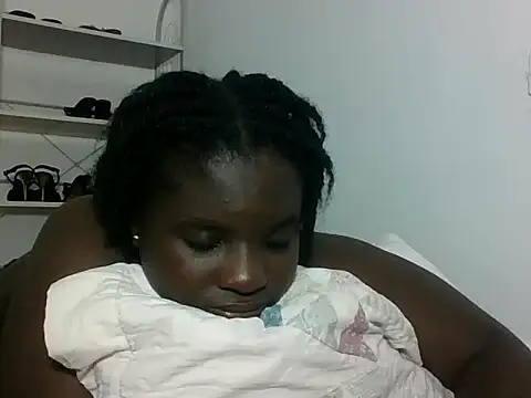 hotebbbyy online show from August 4, 1:39 pm