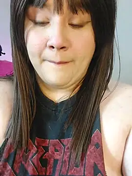 ItsNaiixa online show from November 7, 11:20 pm