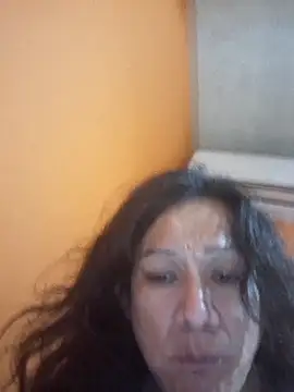 miicheele32 online show from October 28, 3:23 am