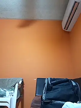 miicheele32 online show from November 16, 10:15 am