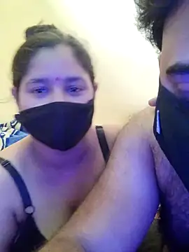 IND COUPLE1 online show from May 2, 8:39 am