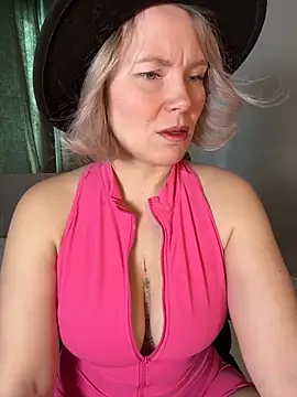 Charming Daphny online show from February 25, 7:18 am