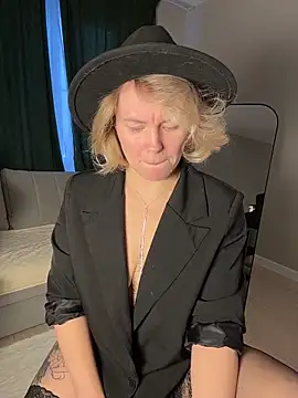 Charming Daphny online show from February 15, 12:04 pm