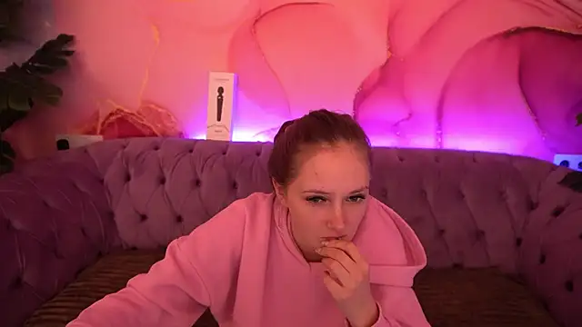 PamelaXX  online show from November 27, 8:34 pm