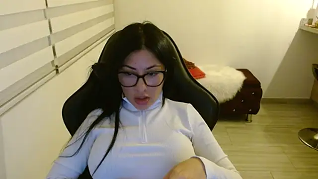 Charlotte cute18 online show from May 5, 2:25 am