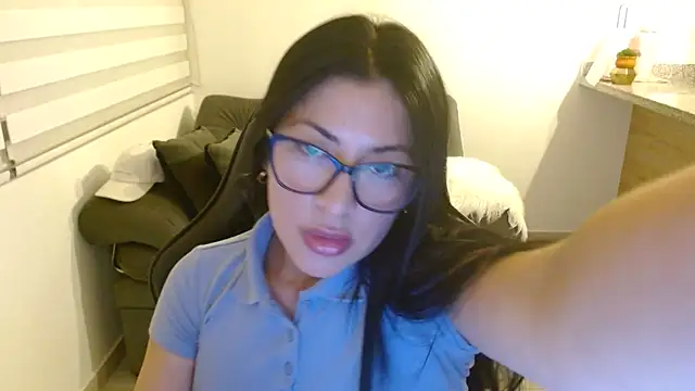 Charlotte cute18 online show from June 22, 3:25 am