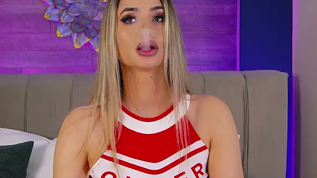 LoraDevine online show from January 12, 9:20 pm