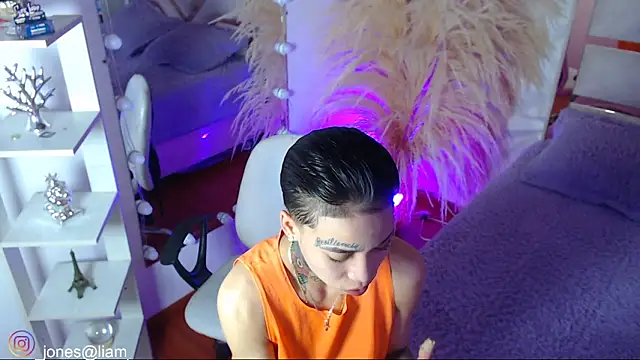 Jonesliam23 online show from February 9, 7:16 pm