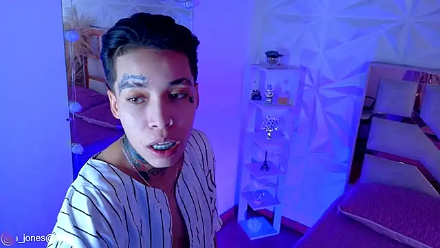 Jonesliam23 online show from May 9, 8:00 pm