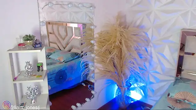 Jonesliam23 online show from February 28, 7:24 pm