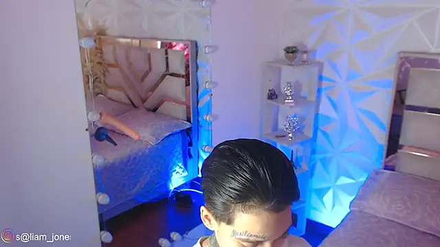 Jonesliam23 online show from April 30, 8:57 pm