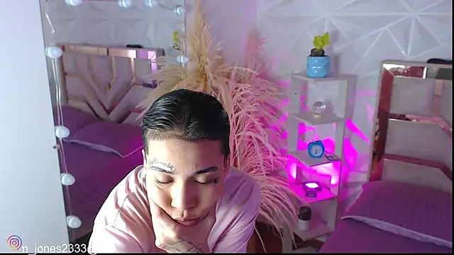 Jonesliam23 online show from September 23, 7:56 pm