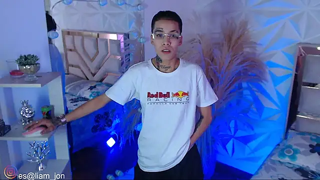 Jonesliam23 online show from March 11, 7:49 pm