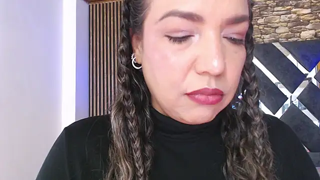 marie hss online show from December 18, 6:56 pm