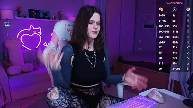 lisa moonlight online show from February 3, 8:30 am