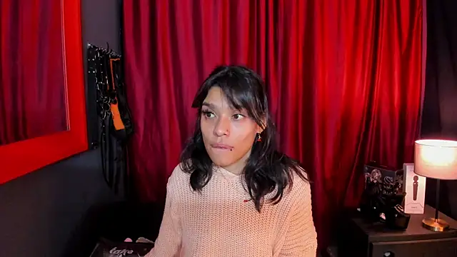 AvaLusty online show from November 15, 4:52 pm