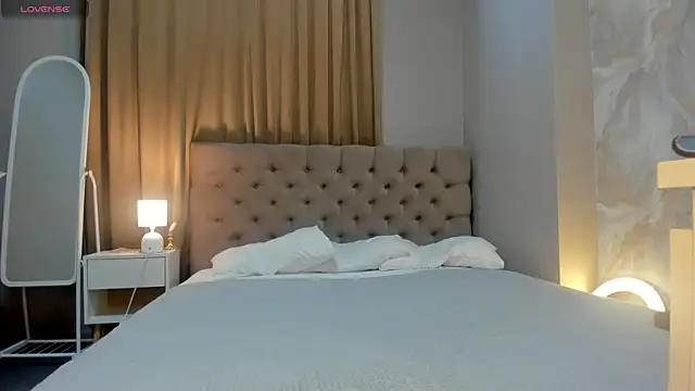 Vanessa Walters online show from July 30, 3:18 am