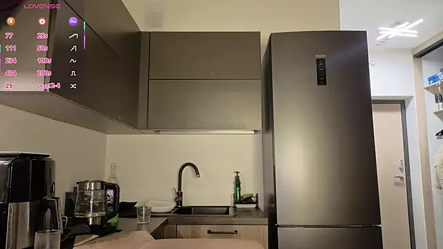 Vanessa Walters online show from February 5, 3:09 am